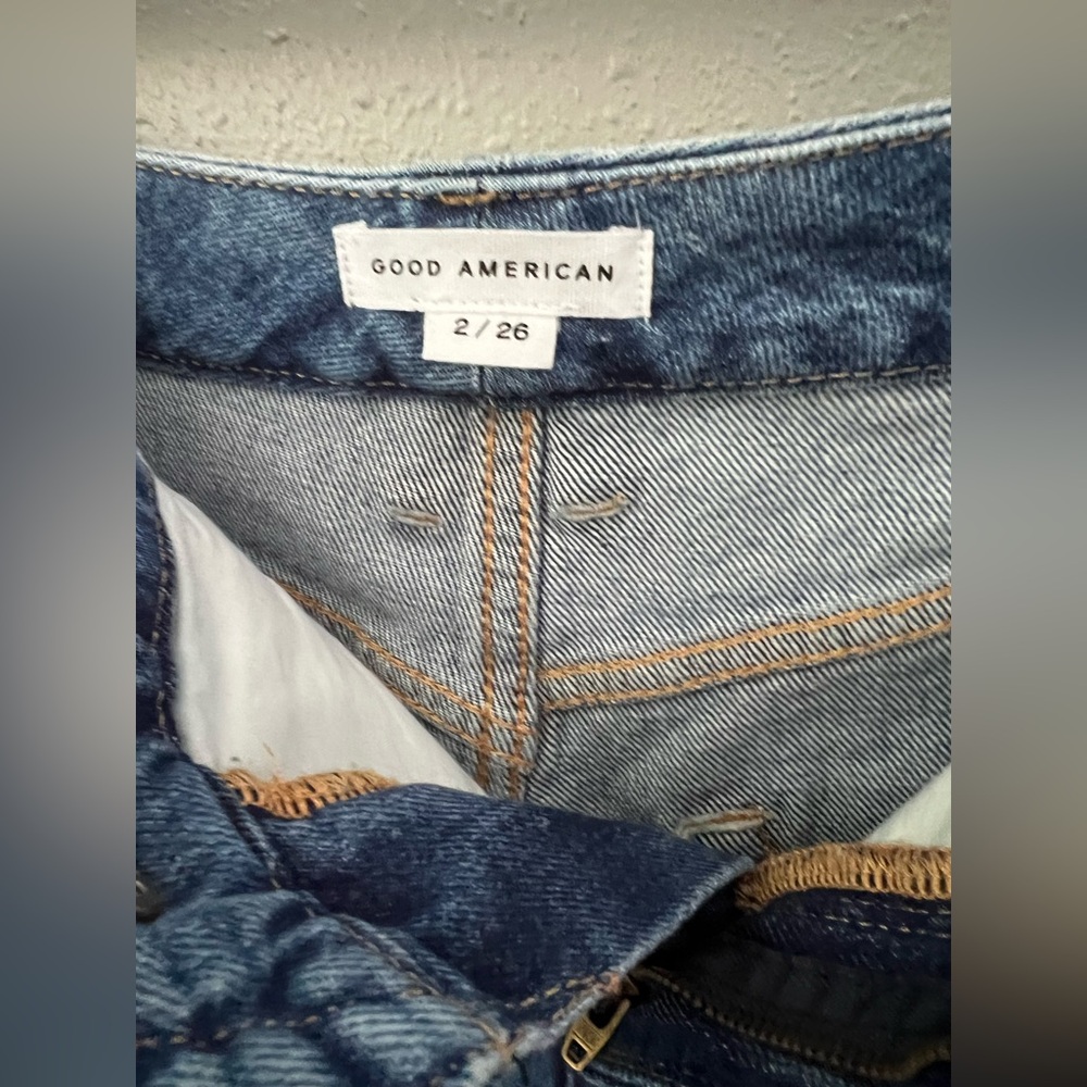 Good American Good 90's Icon Bermuda Shorts in Indigo Size 2 New - Picture 5 of 7